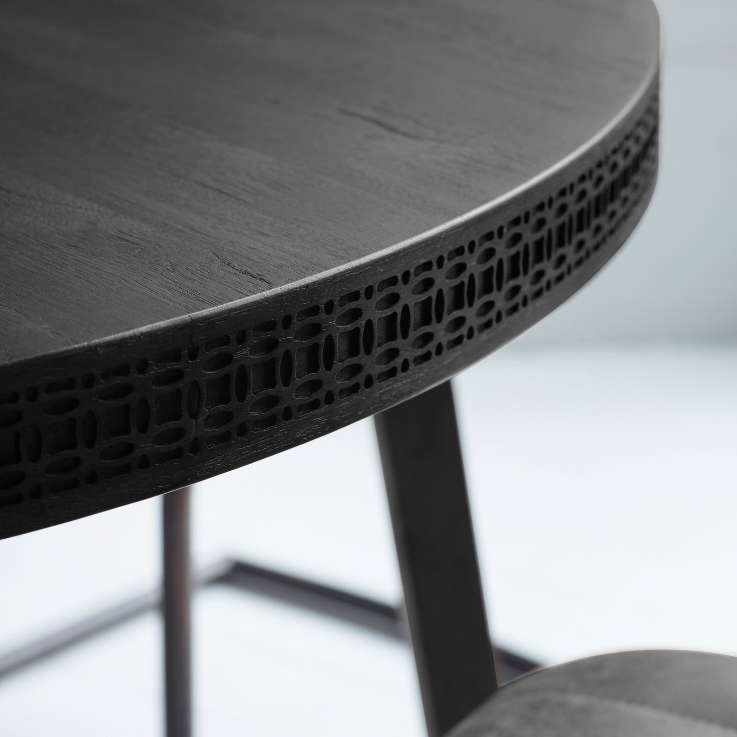 Boho Boutique Round Dining Table
