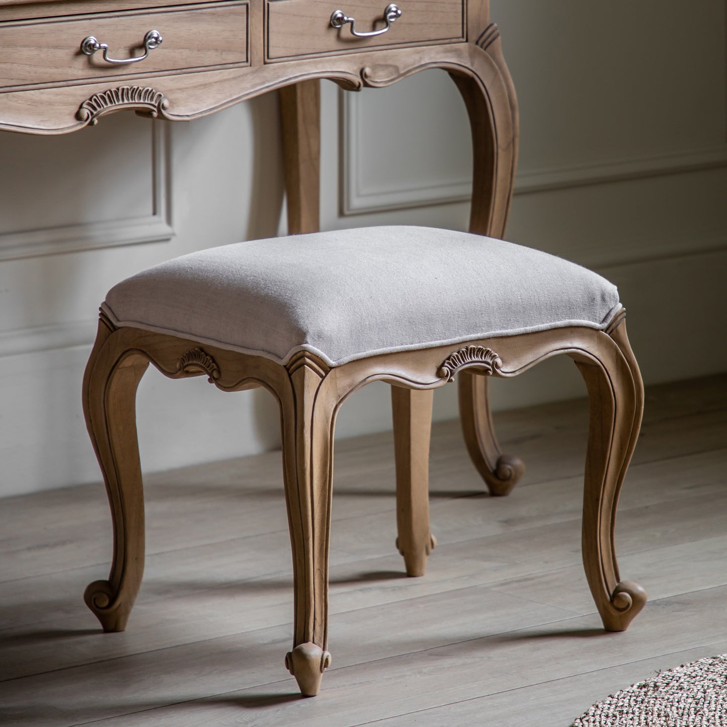 Chic Dressing Stool Weathered