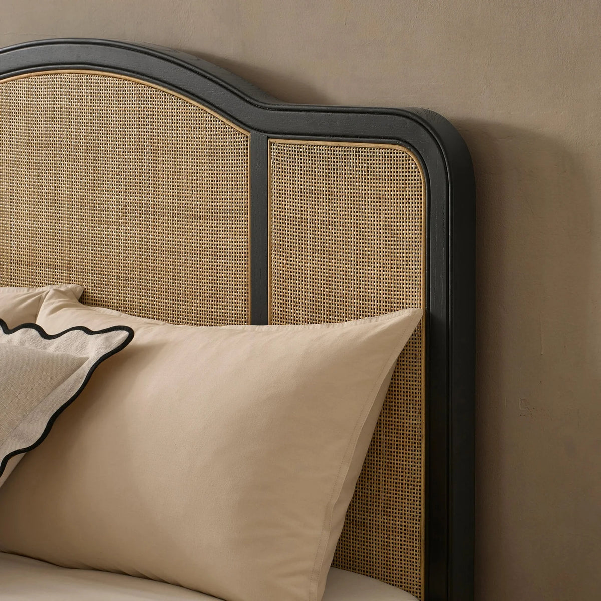 Amélie Rattan Bed Black