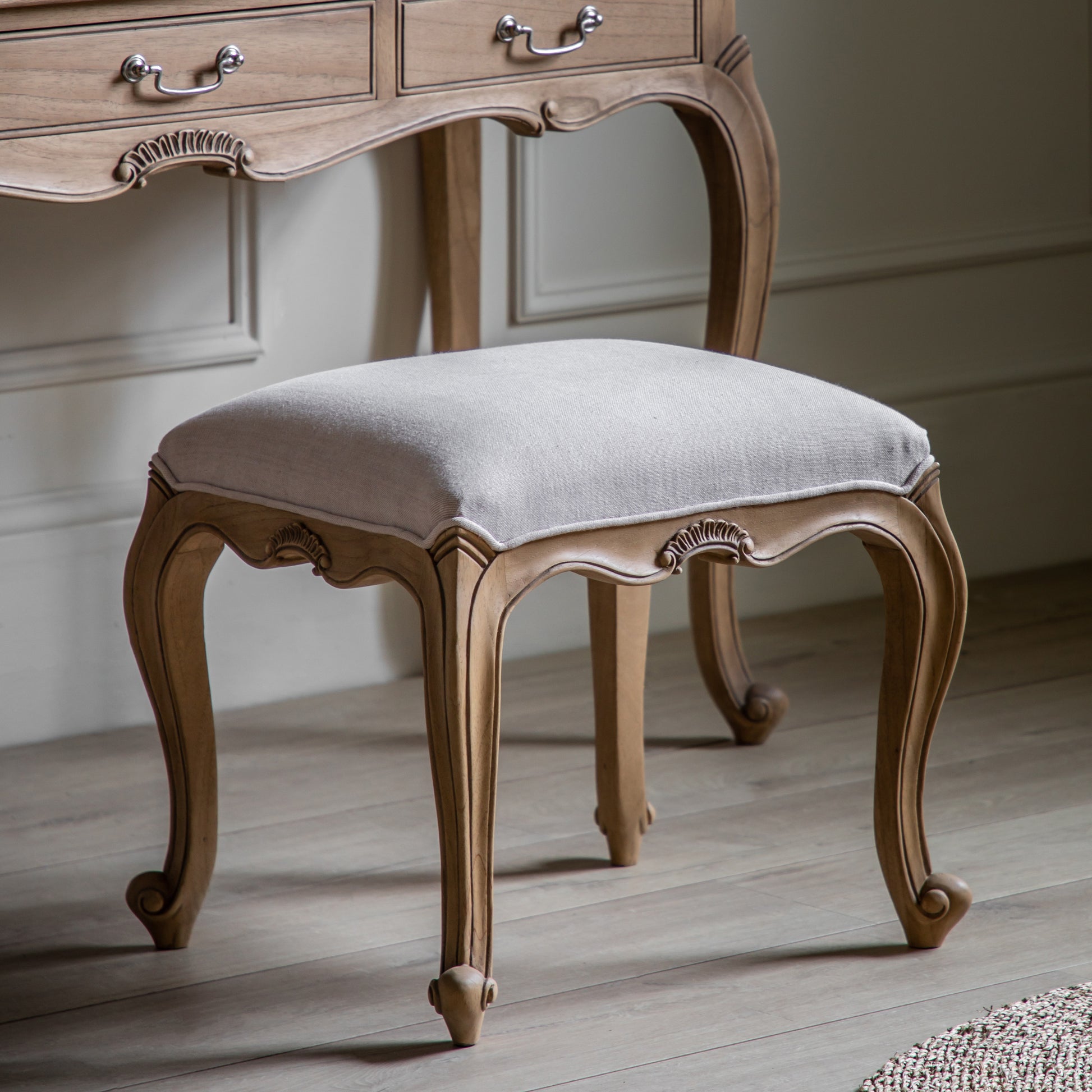 Chic Dressing Stool Weathered