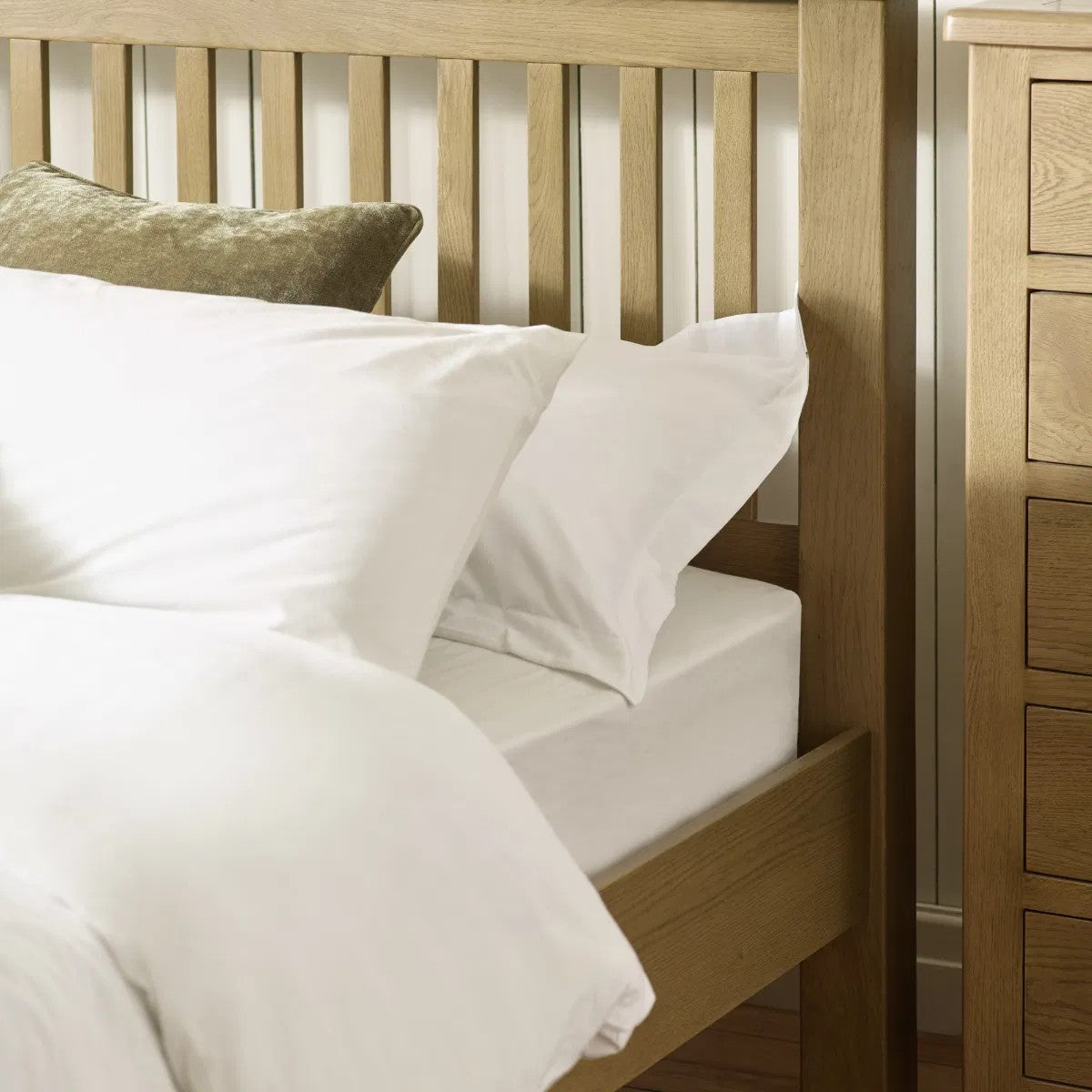 Cotswold Smokey Oak Bed