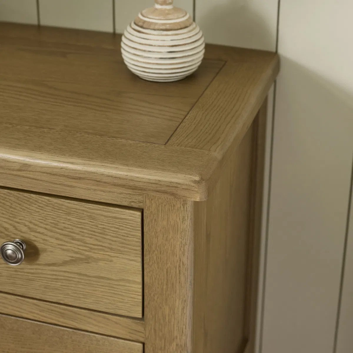 Cotswold Smokey Oak 2 Over 4 Drawer Chest